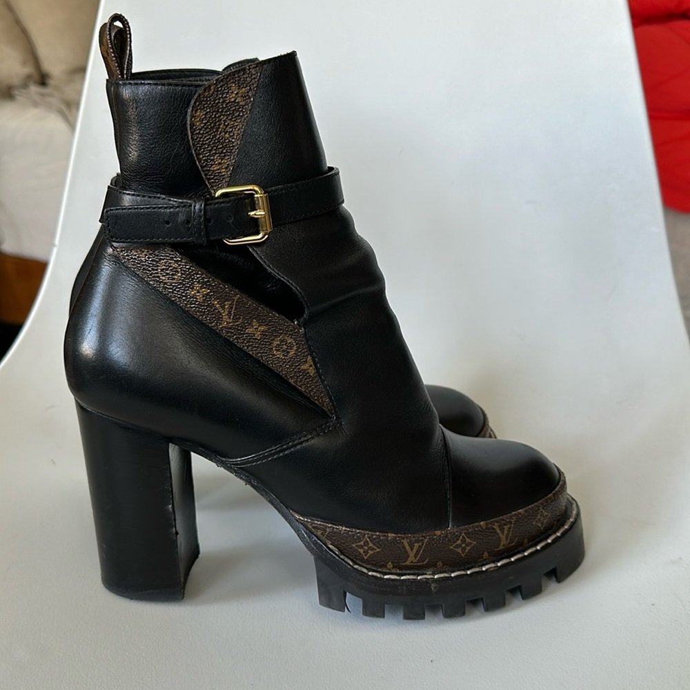 Louis Vuitton LV Star Trail Ankle Boot (EU 39)